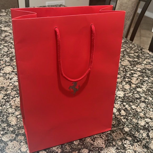 Ferrari Gift Bag - Picture 3 of 3